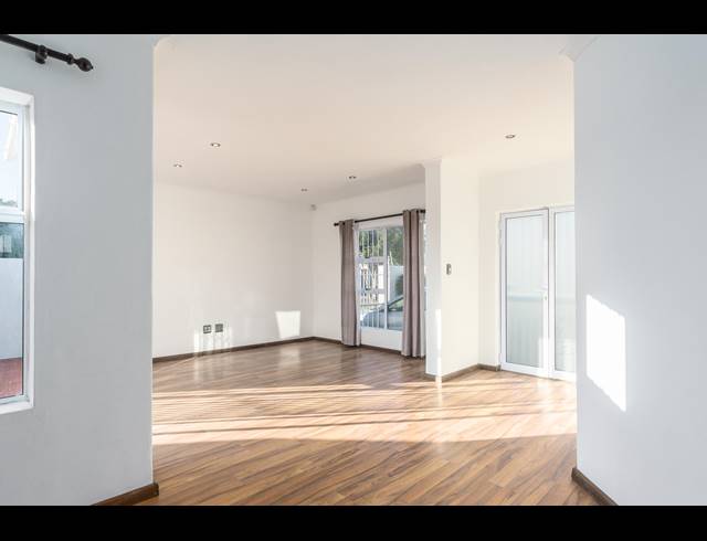 3 BEDROOM TOWNHOUSE FOR SALE IN PARKLANDS